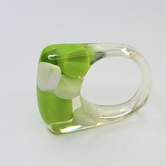 Lucite Resin Rings Green And White Pill Beads See Through Rectangular Ring - Picture 6 of 8